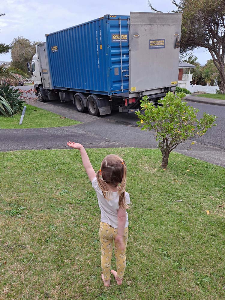 //christchurchrelocations.co.nz/wp-content/uploads/sites/4/2023/06/girl-waving.jpg